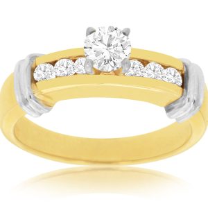 DIAMOND ENGAGEMENT RING