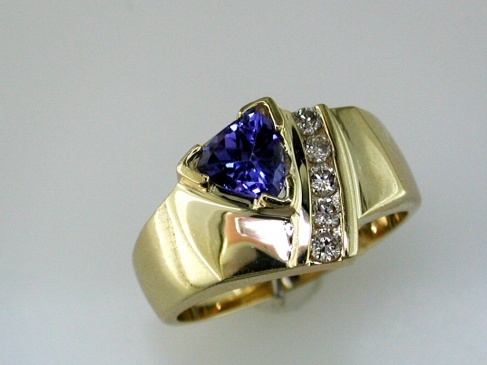 TANZANITE & DIAMOND RING