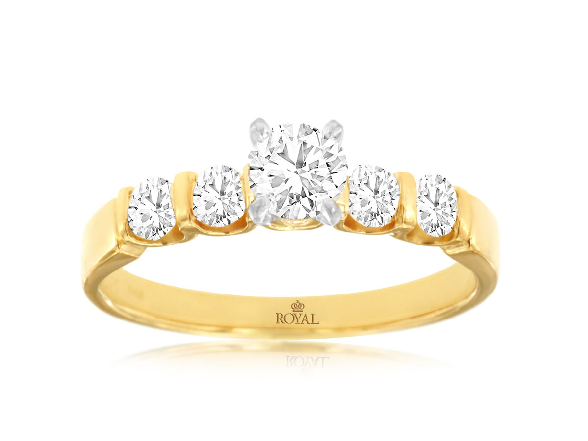 DIAMOND ENGAGEMENT RING