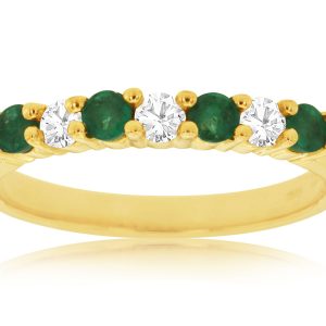 EMERALD & DIAMOND RING