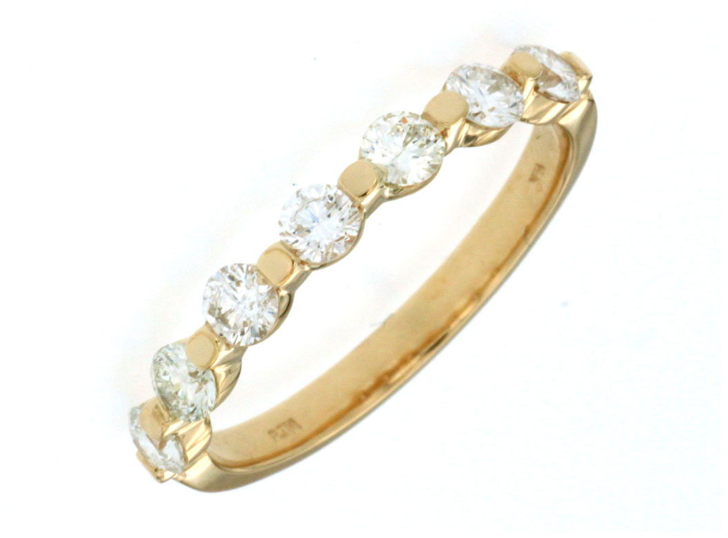 LADIES' DIAMOND RING
