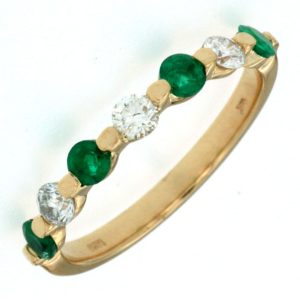 EMERALD & DIAMOND RING