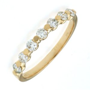 LADIES’ DIAMOND RING