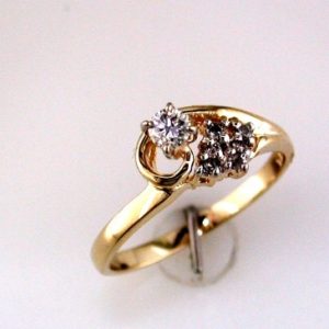 DIAMOND ENGAGEMENT RING