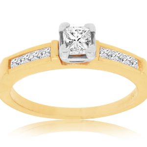 DIAMOND ENGAGEMENT RING
