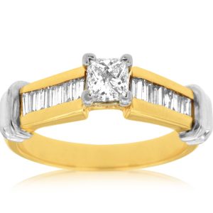 DIAMOND ENGAGEMENT RING