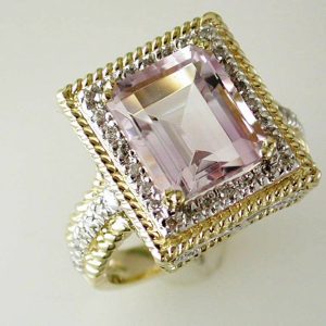 AMETHYST & DIAMOND RING
