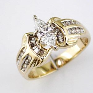 DIAMOND ENGAGEMENT RING