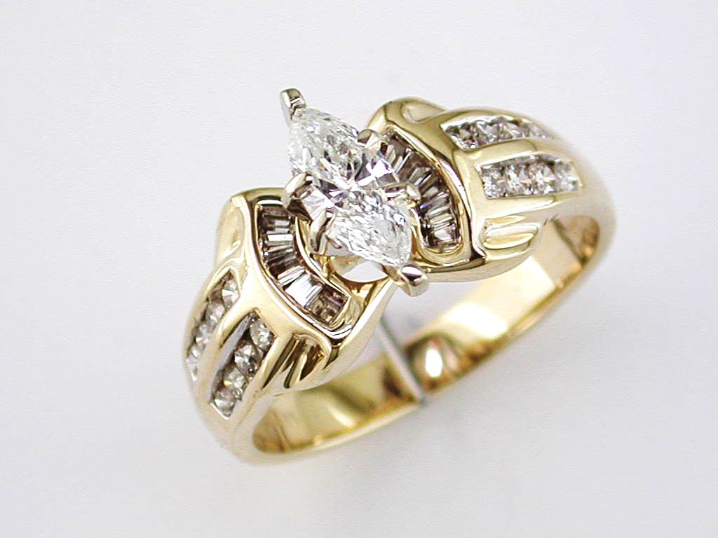 DIAMOND ENGAGEMENT RING