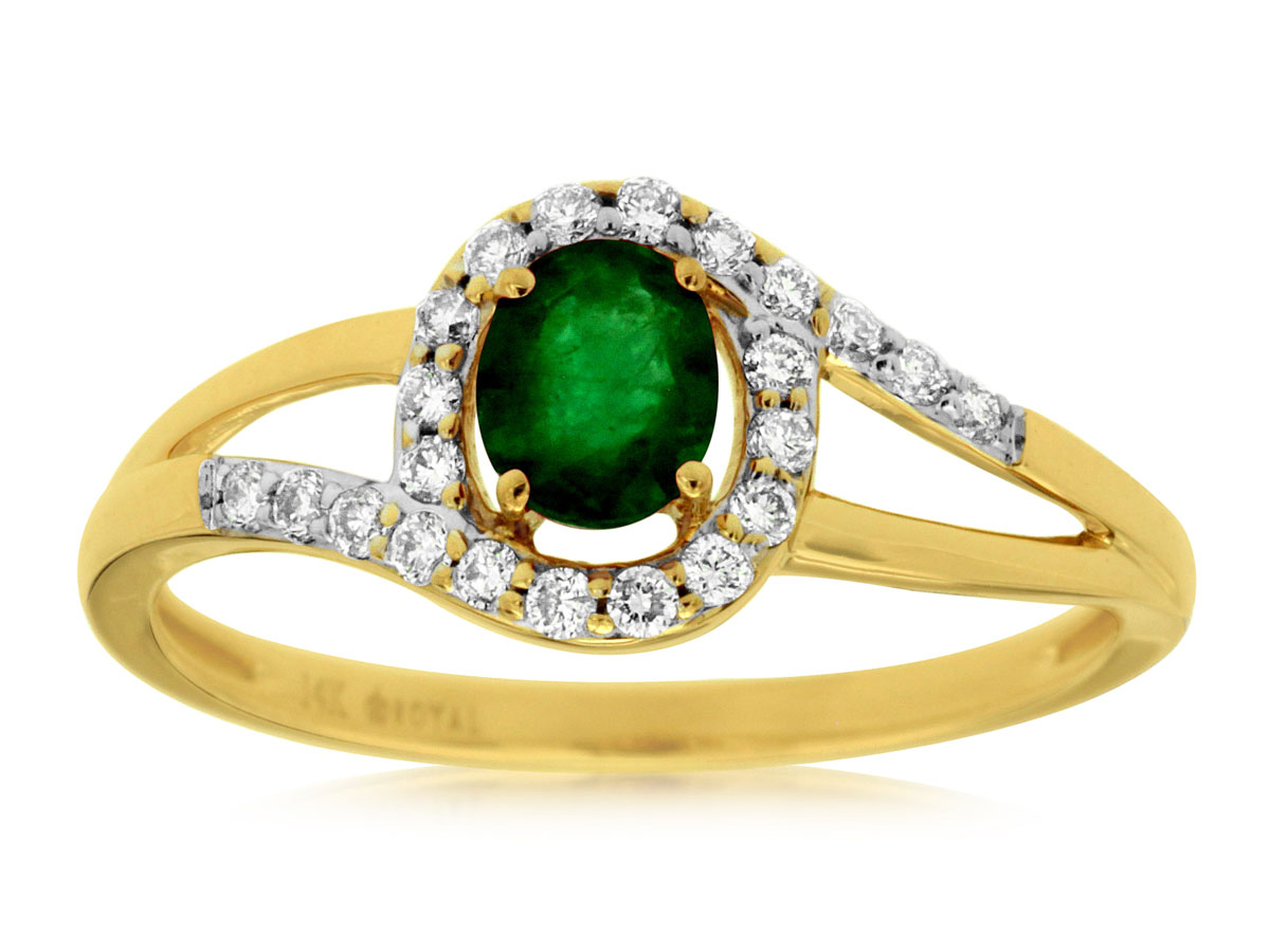 EMERALD & DIAMOND RING