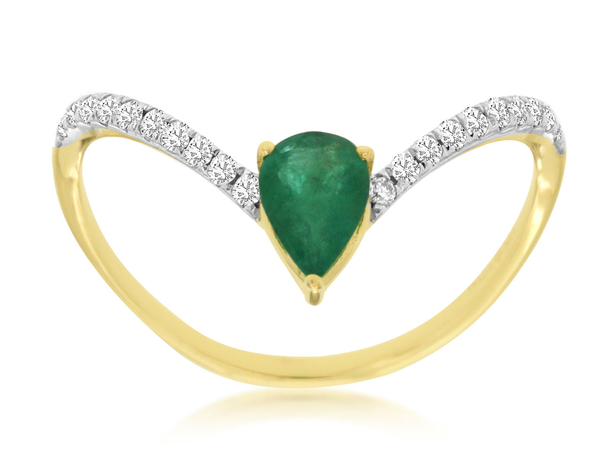 EMERALD & DIAMOND RING