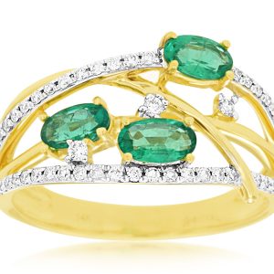 EMERALD & DIAMOND RING