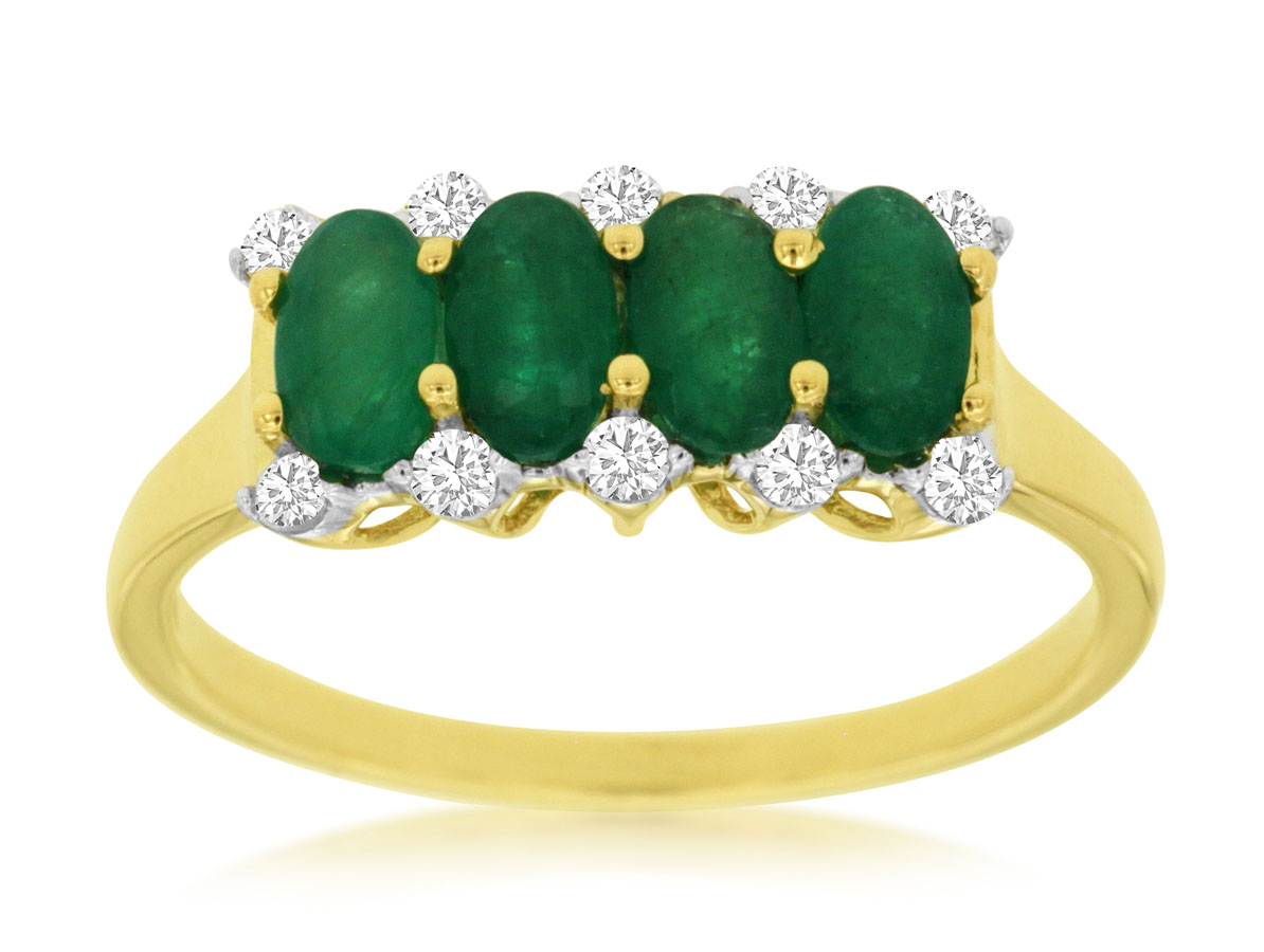 EMERALD & DIAMOND RING
