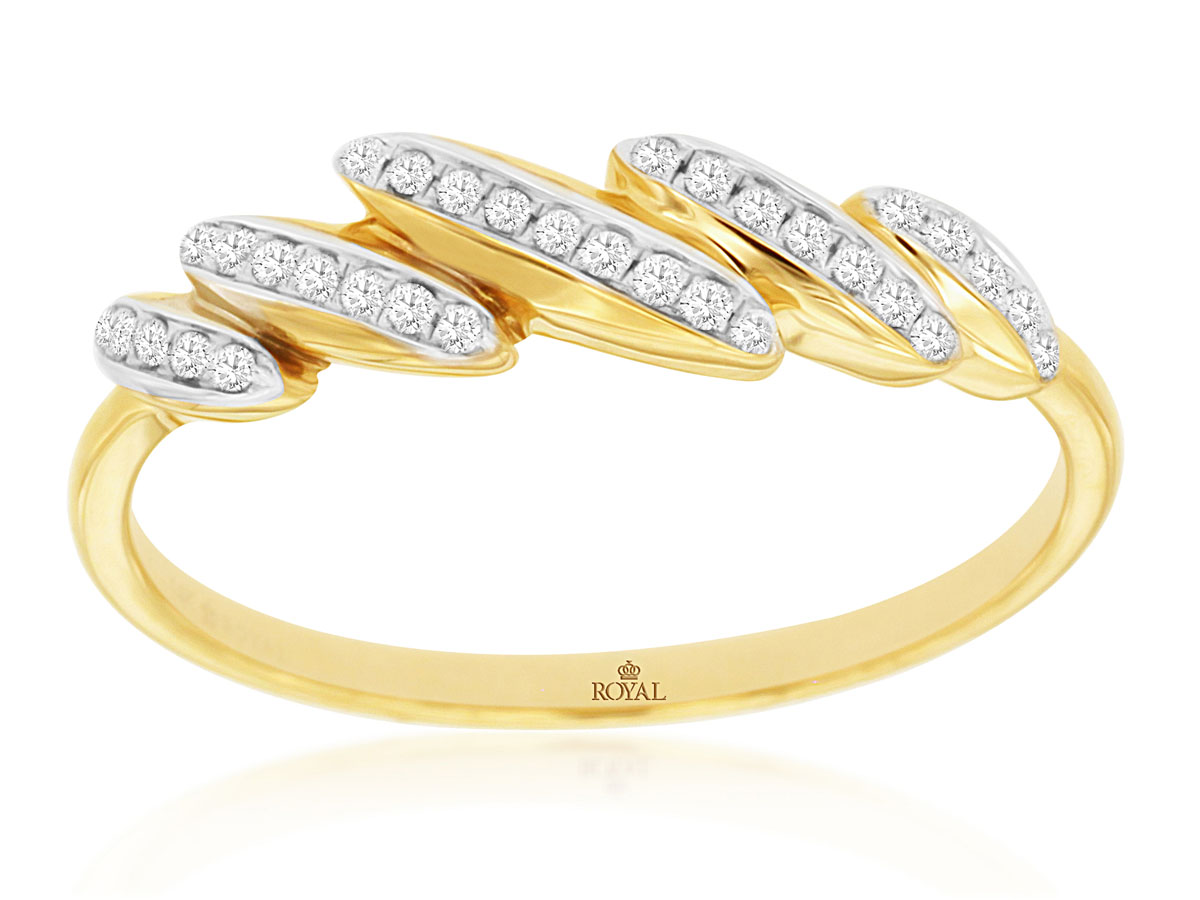 LADIES' DIAMOND RING
