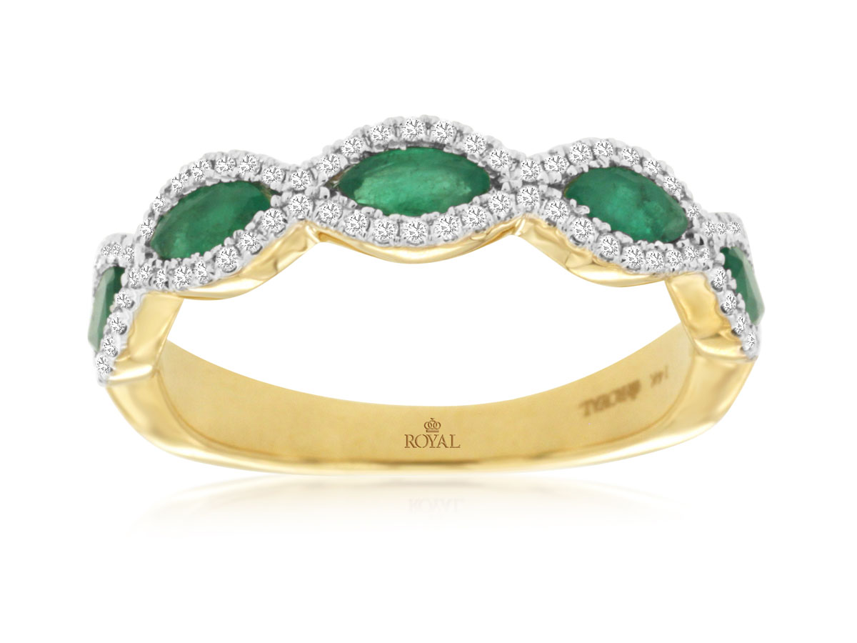 EMERALD & DIAMOND RING