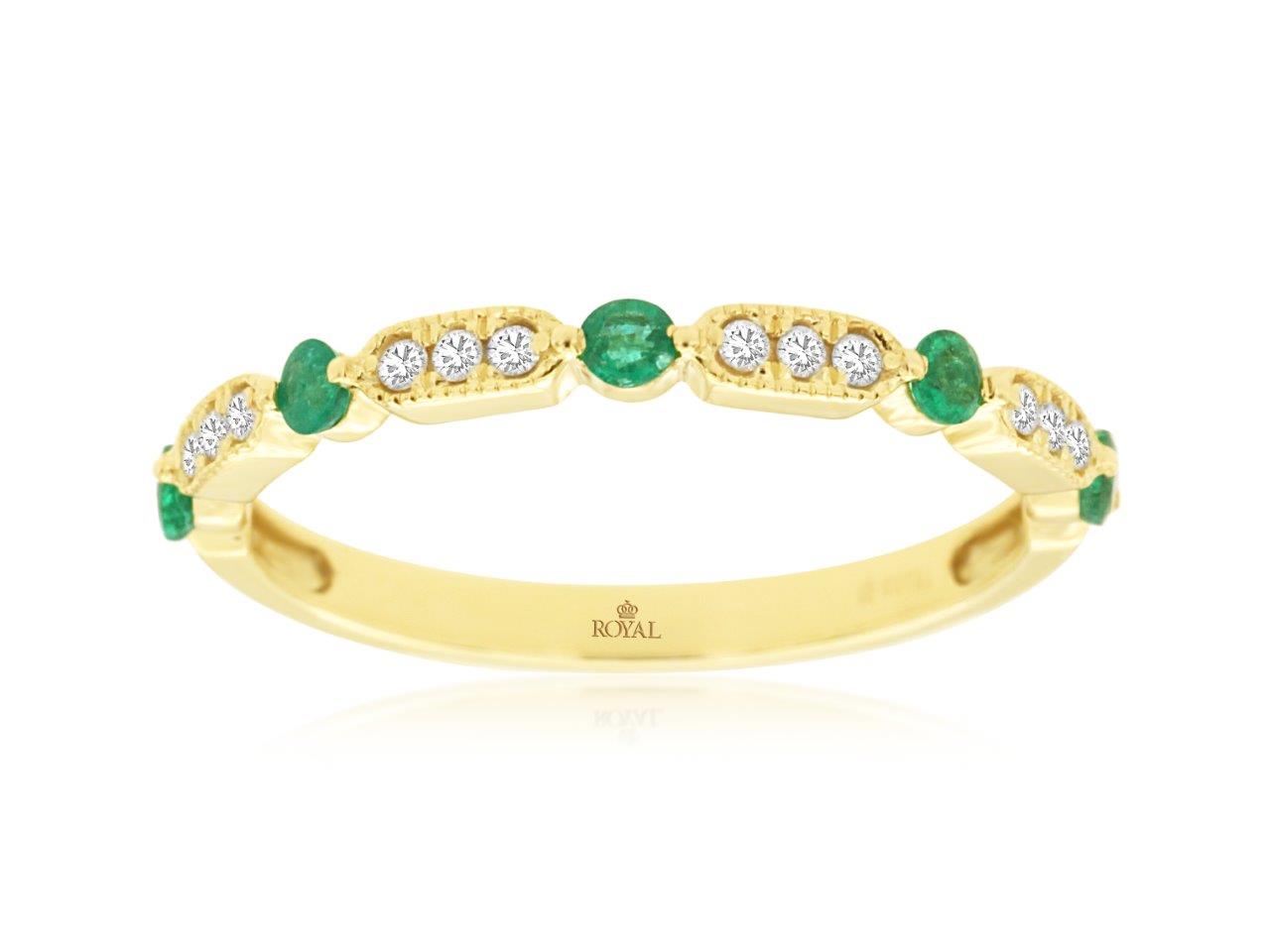 EMERALD & DIAMOND RING