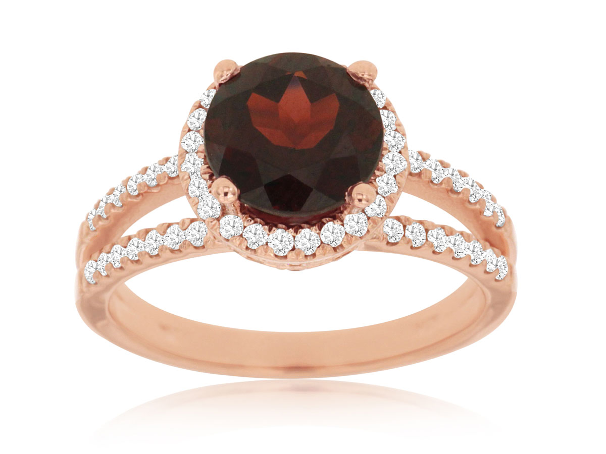 GARNET & DIAMOND RING