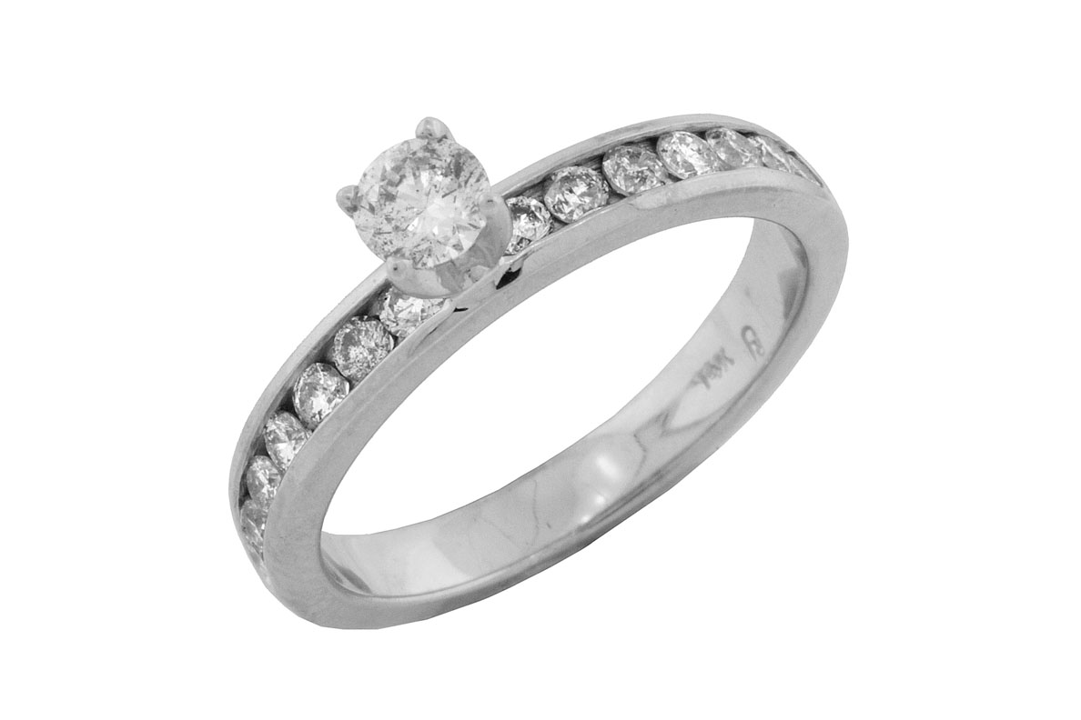DIAMOND ENGAGEMENT RING