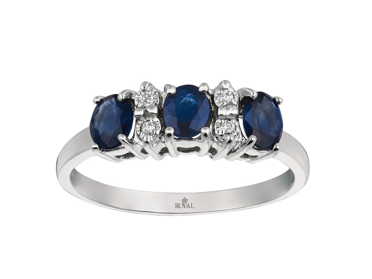 SAPPHIRE & DIAMOND RING