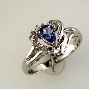 TANZANITE & DIA HEART RING