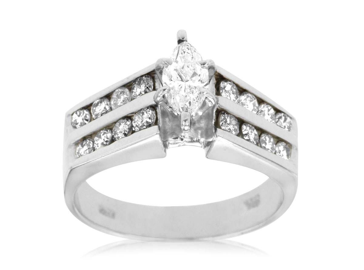 DIAMOND ENGAGEMENT RING