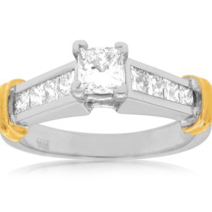 DIAMOND ENGAGEMENT RING