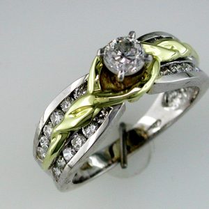 DIAMOND ENGAGEMENT RING