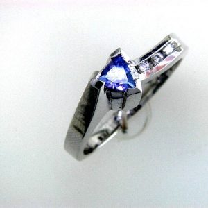 TANZANITE & DIAMOND RING