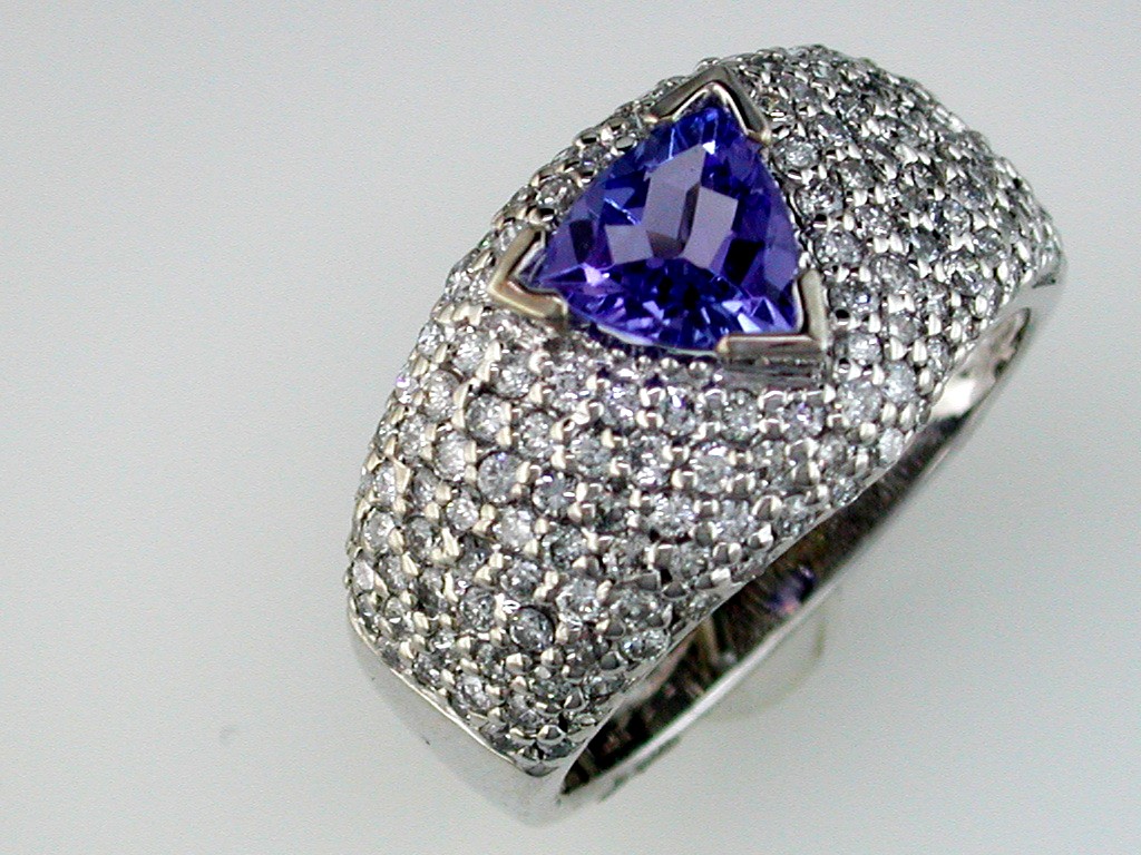 TANZANITE & DIAMOND RING