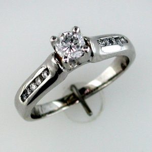 DIAMOND ENGAGEMENT RING