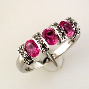 PINK SAPPHIRE & DIAMOND RING