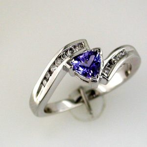 TANZANITE & DIAMOND RING