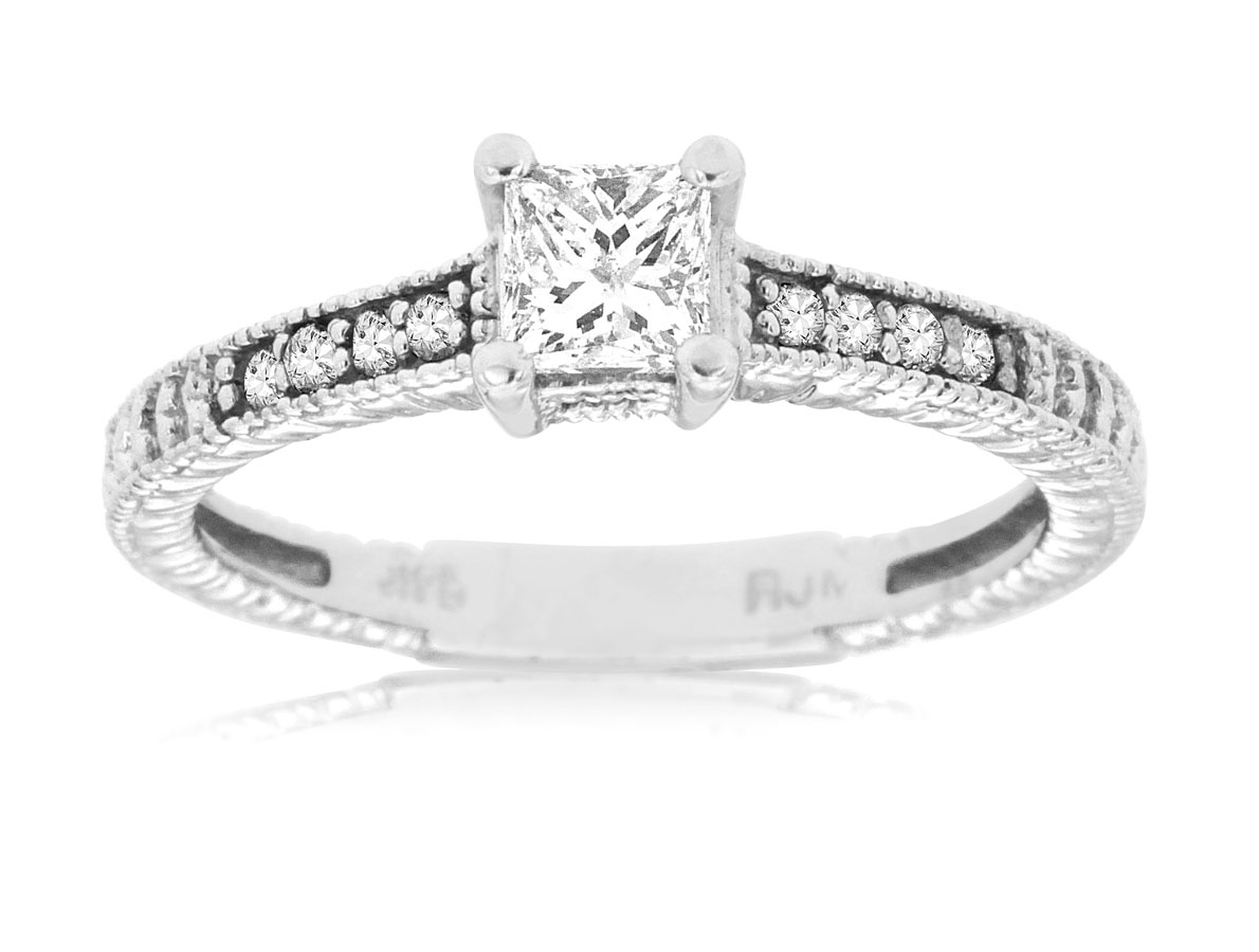 DIAMOND ENGAGEMENT RING