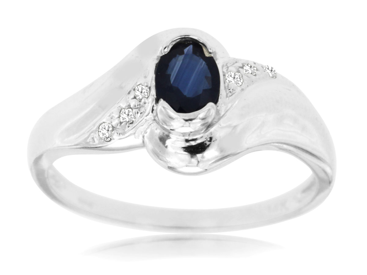SAPPHIRE & DIAMOND RING