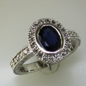 SAPPHIRE & DIAMOND RING