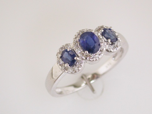 SAPPHIRE & DIAMOND RING