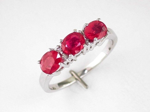 RUBY & DIAMOND RING