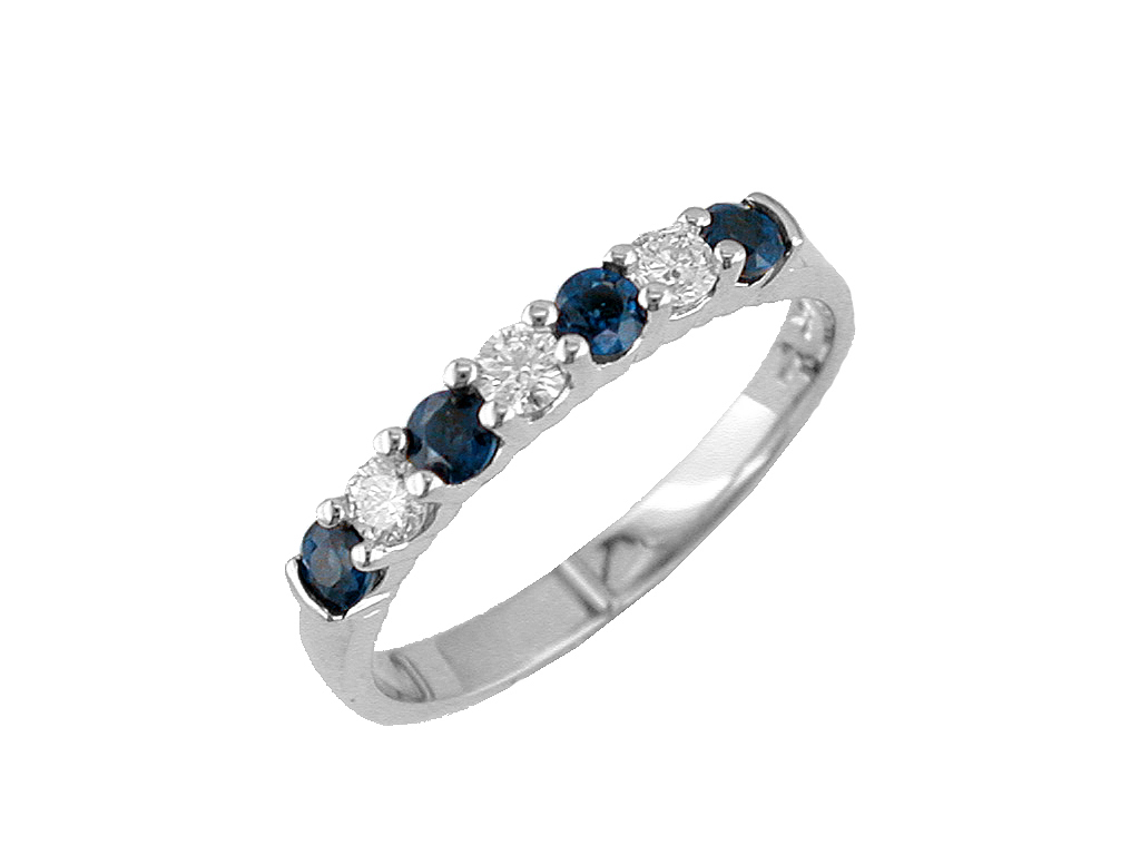 SAPPHIRE & DIAMOND RING