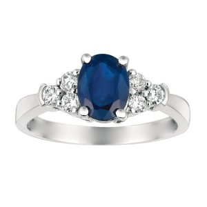 SAPPHIRE & DIAMOND RING