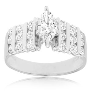 DIAMOND ENGAGEMENT RING