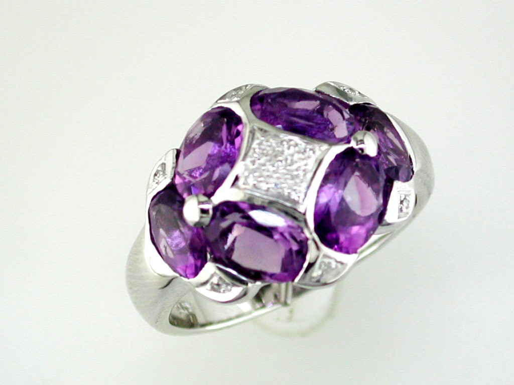AMETHYST & DIAMOND RING