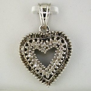 DIAMOND HEART PENDANT