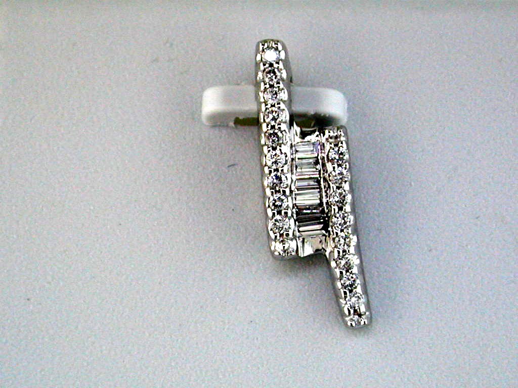 DIAMOND PENDANT