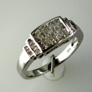 DIAMOND RING