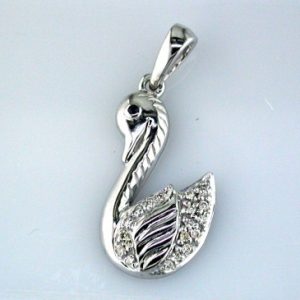 SAPPHIRE & DIAMOND PENDANT