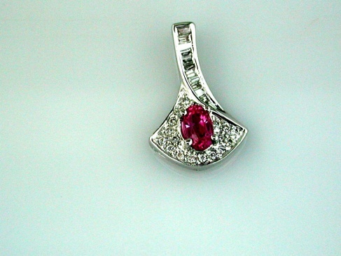 DIAMOND &PINK SAPPHIRE PENDANT