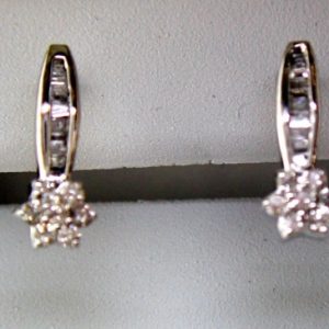 DIAMOND EARRING