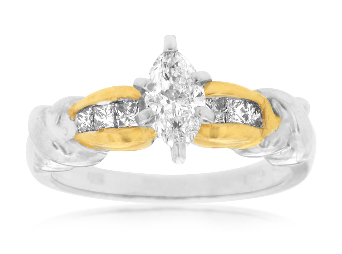 DIAMOND ENGAGEMENT RING