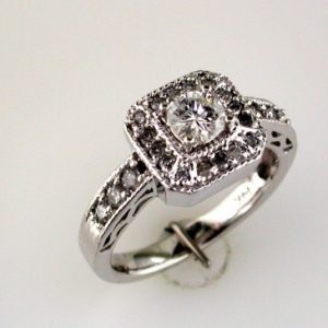 DIAMOND ENGAGEMENT RING