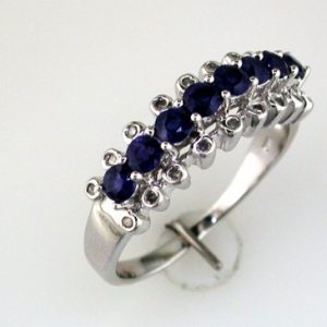 SAPPHIRE & DIAMOND RING